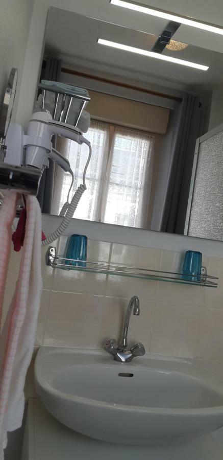 Logis Hotel Le Cor D'Argent Екстер'єр фото